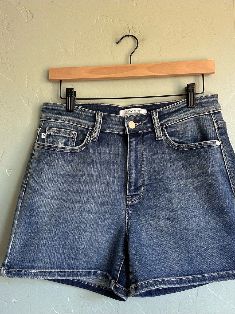 Judy Blue Mid Rise Contrast Wash Denim Shorts Women's Large EUC